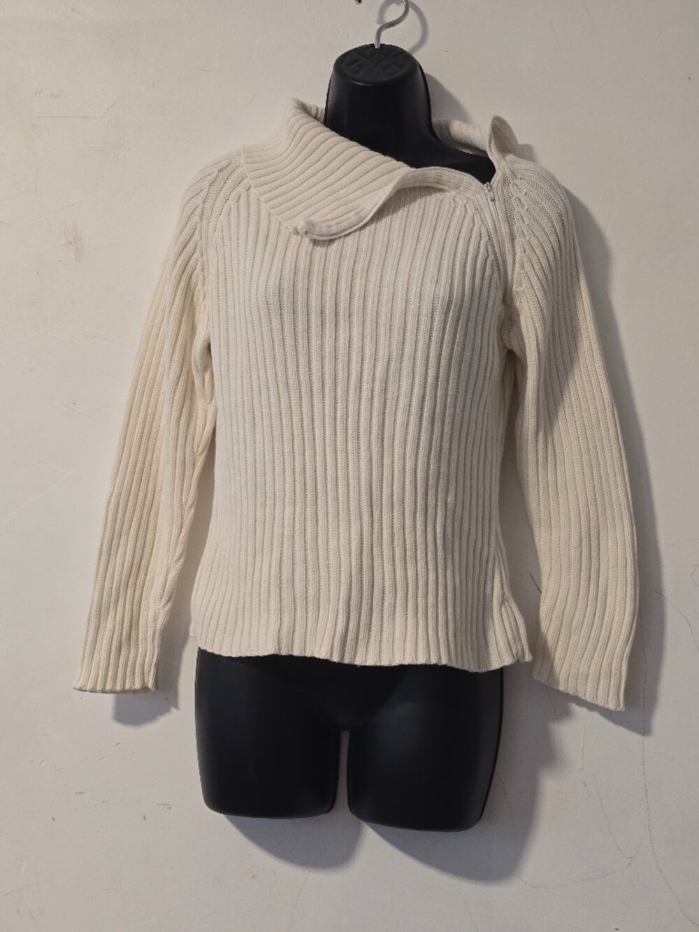 Chesley Vintage 2000s Cream Ribbed Knit Asymmetrical Collar Zip Jumper Large